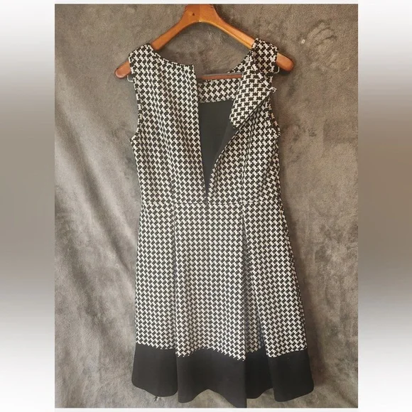 Chic Calvin Klein Houndstooth Sleeveless Dress - Picture 3 of 9